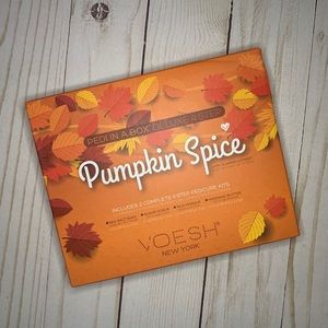 4/$25 NWOT fabfitfun Pumpkin spice pedi in a box